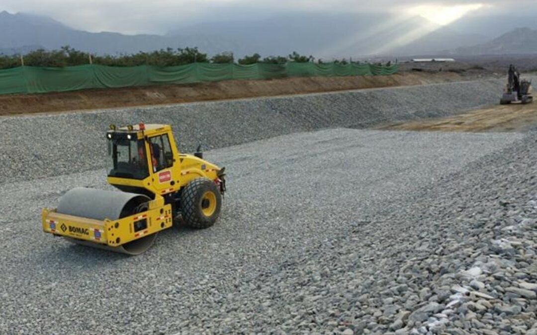 C4 Construcción de Canal Revestido Tramo 4 Sector Oeste, Diques en La Quebrada El León Paquete Q-02